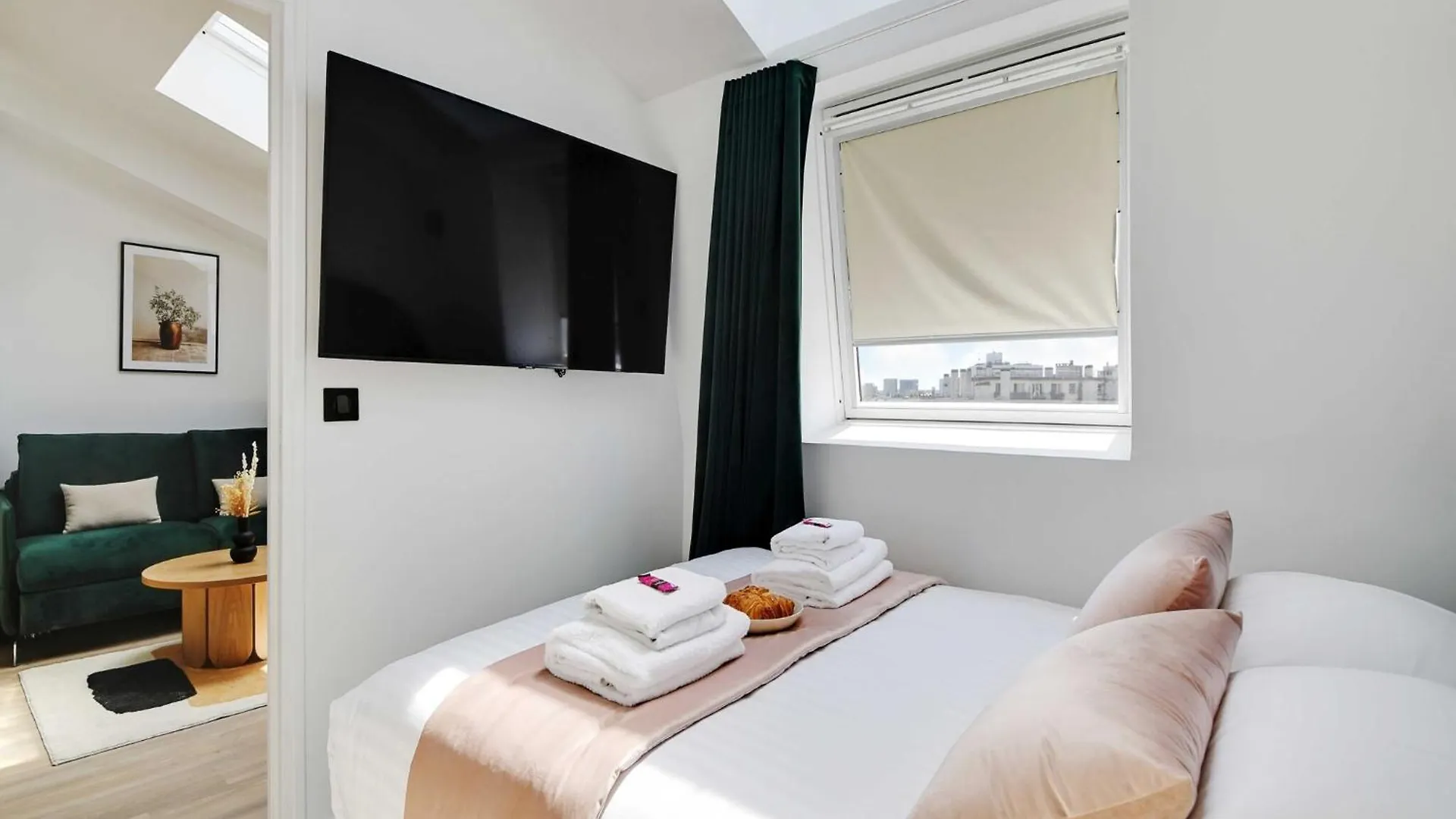 Intimate Apartment - 1Br 4P - Place De La Nation Paris France
